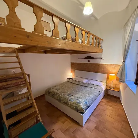 Nel Bel Mezzo Di *